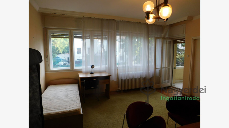 Debrecen, Nagyerdő, Lakás, tégla lakás  