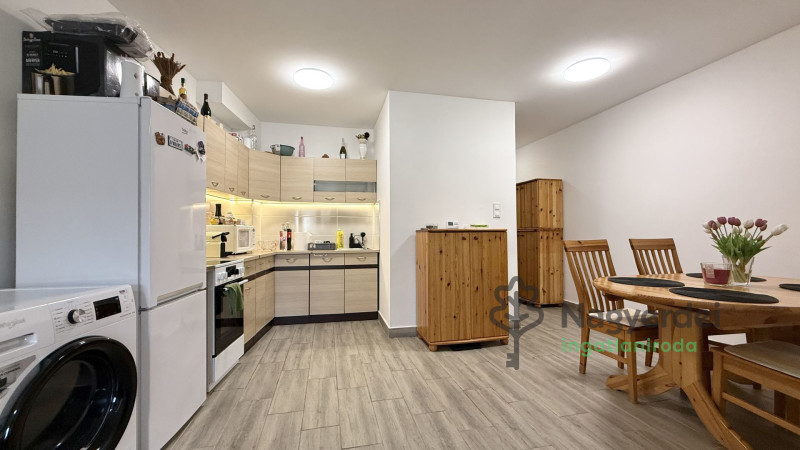 Hajdúszoboszló, Lakás, tégla lakás  