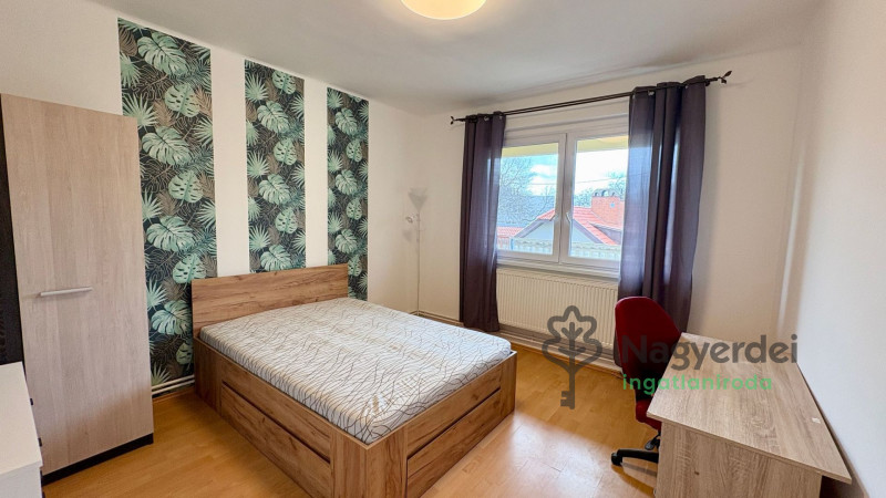 Debrecen, Nagyerdő, Lakás, tégla lakás  