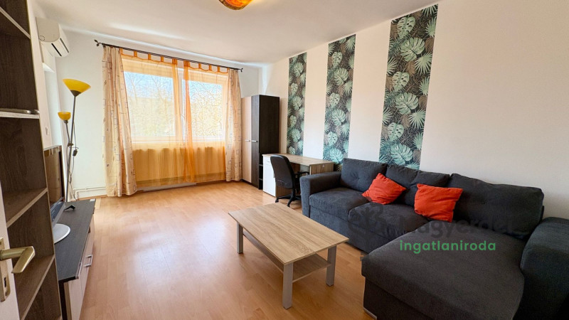 Debrecen, Nagyerdő, Lakás, tégla lakás  