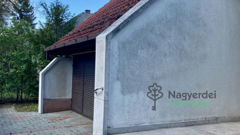 Debrecen, Nagyerdő, Ház, családi ház  