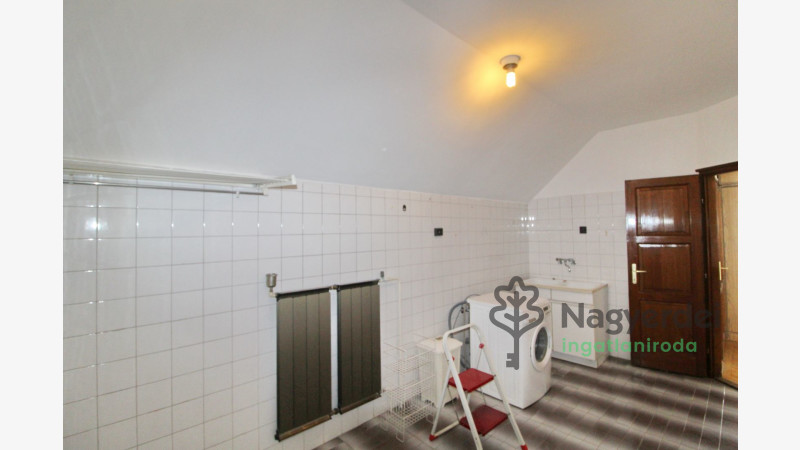 Debrecen, Nagyerdő, Ház, családi ház  