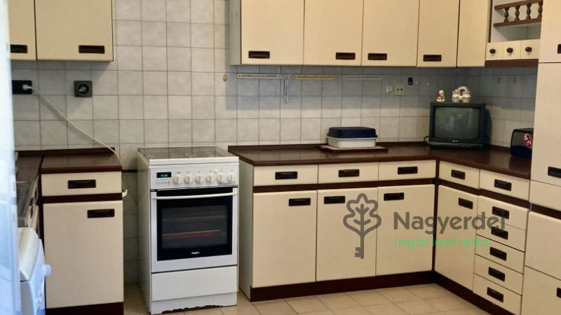 Debrecen, Nagyerdő, Ház, családi ház  