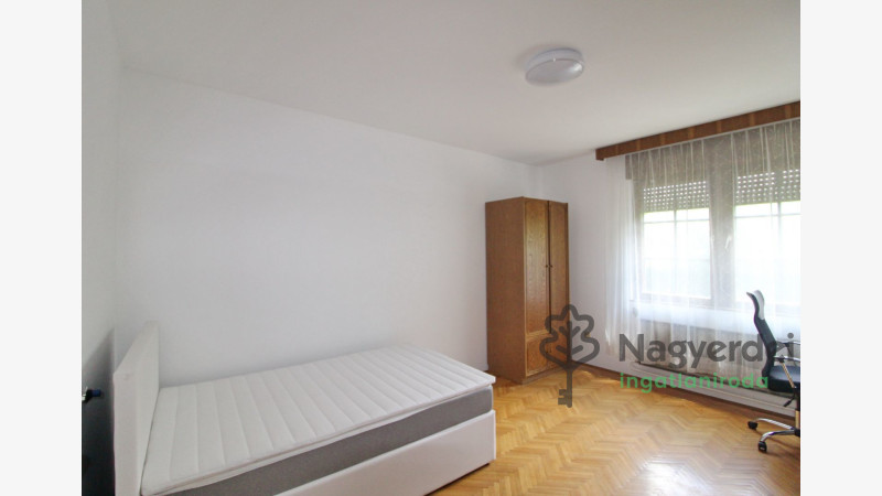 Debrecen, Nagyerdő, Ház, családi ház  