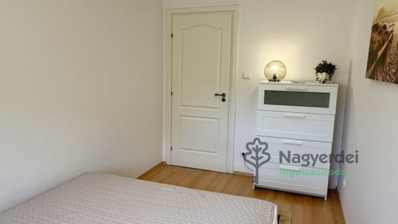 Debrecen, Egyetemváros, Lakás, tégla lakás  