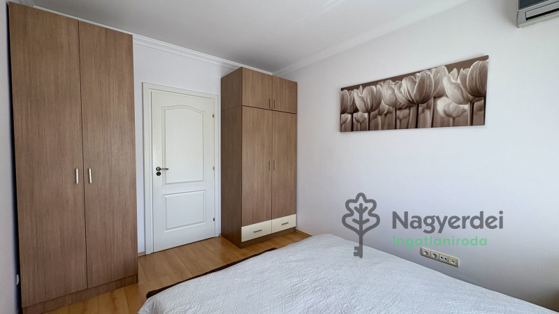 Debrecen, Egyetemváros, Lakás, tégla lakás  