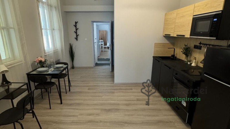 Debrecen, Péterfia, Lakás, tégla lakás  