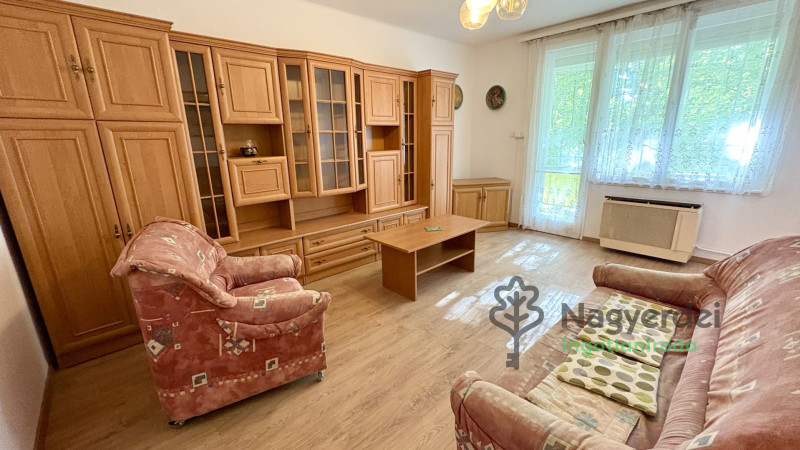 Debrecen, Libakert, Lakás, csúsztatott zsalus  