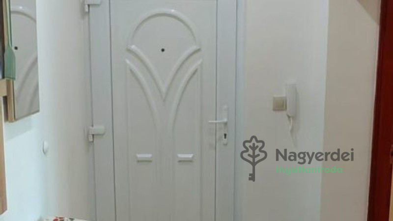 Debrecen, Nagyerdő, Lakás, tégla lakás  
