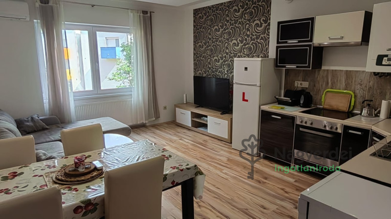 Debrecen, Nagyerdő, Lakás, tégla lakás  