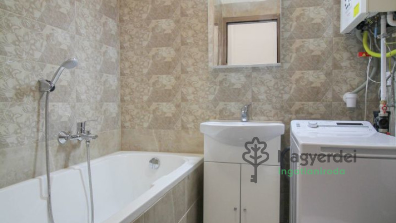 Debrecen, Sestakert, Lakás, tégla lakás  