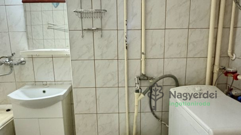 Debrecen, Ispotály, Lakás, tégla lakás  