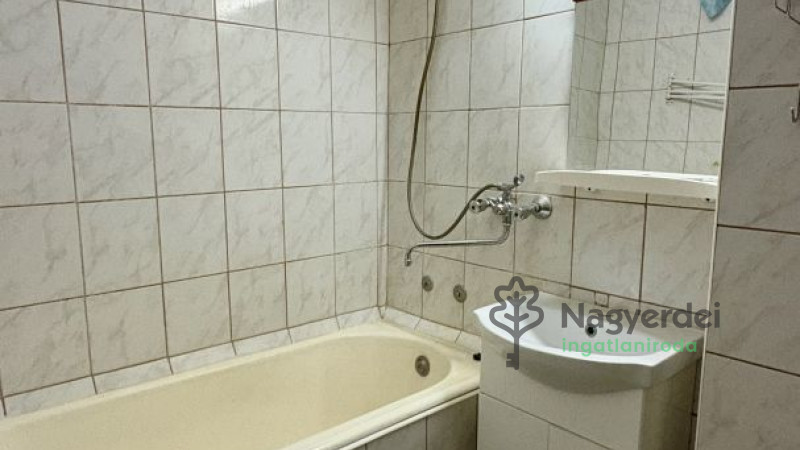 Debrecen, Ispotály, Lakás, tégla lakás  