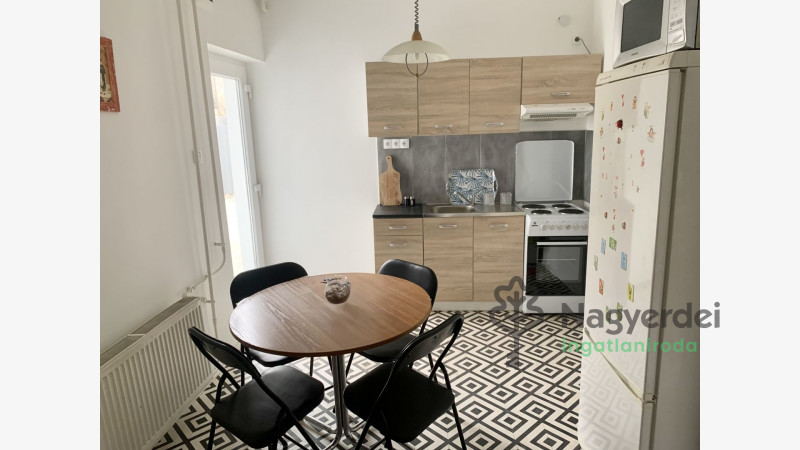 Debrecen, Bem tér, Lakás, tégla lakás  