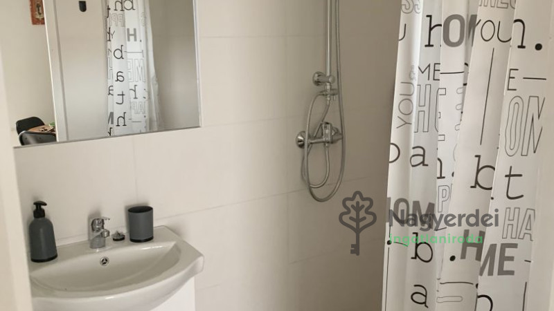 Debrecen, Bem tér, Lakás, tégla lakás  