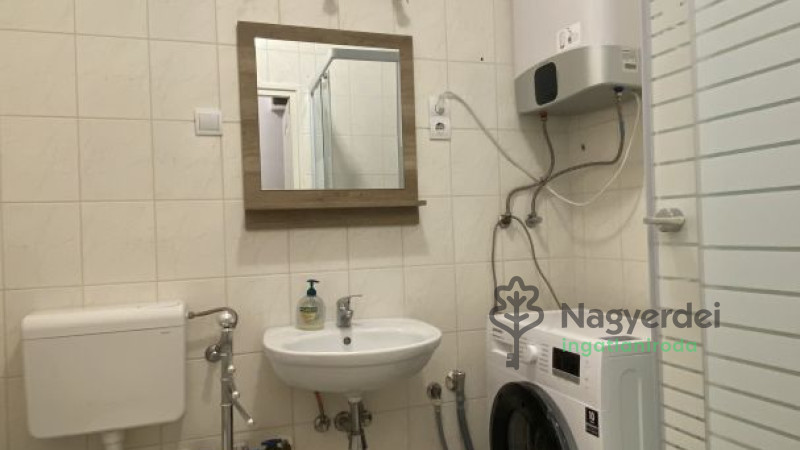Debrecen, Libakert, Lakás, tégla lakás  