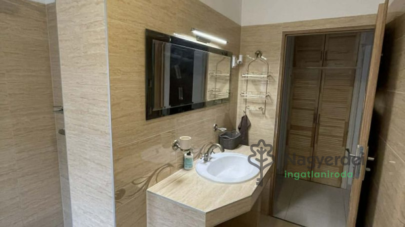 Debrecen, Belváros, Lakás, tégla lakás  