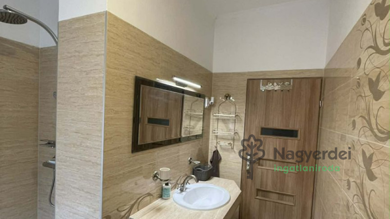 Debrecen, Belváros, Lakás, tégla lakás  