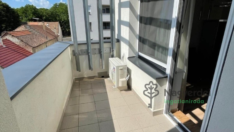 Debrecen, Belváros, Lakás, tégla lakás  