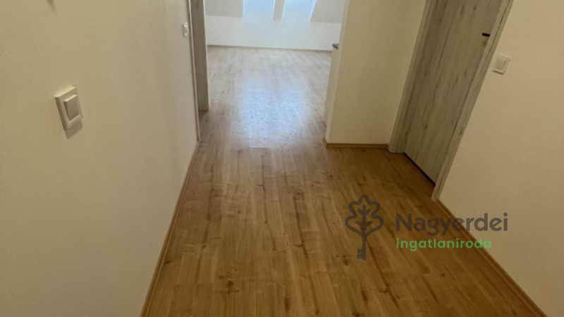 Debrecen, Tócóvölgy, Lakás, tégla lakás  