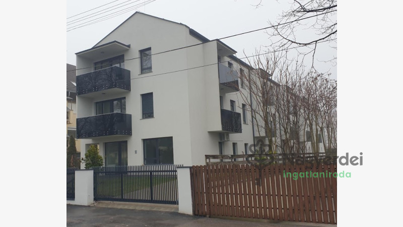 Debrecen, Vargakert, Lakás, tégla lakás  