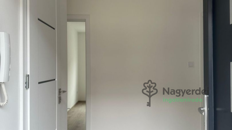 Debrecen, Vargakert, Lakás, tégla lakás  