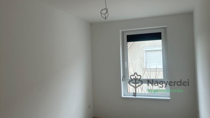 Debrecen, Vargakert, Lakás, tégla lakás  