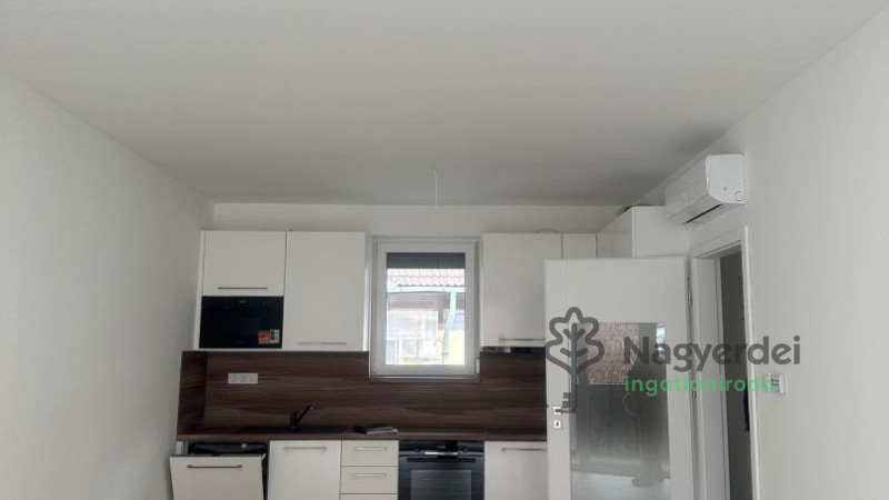 Debrecen, Vargakert, Lakás, tégla lakás  