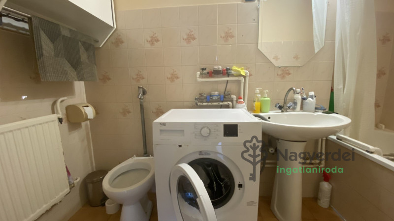 Debrecen, Dobozi lakótelep, Lakás, tégla lakás  