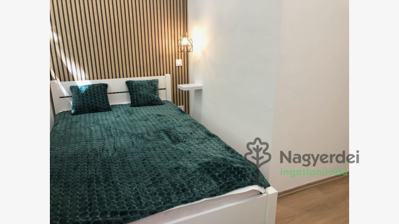 Debrecen, Sestakert, Lakás, tégla lakás  