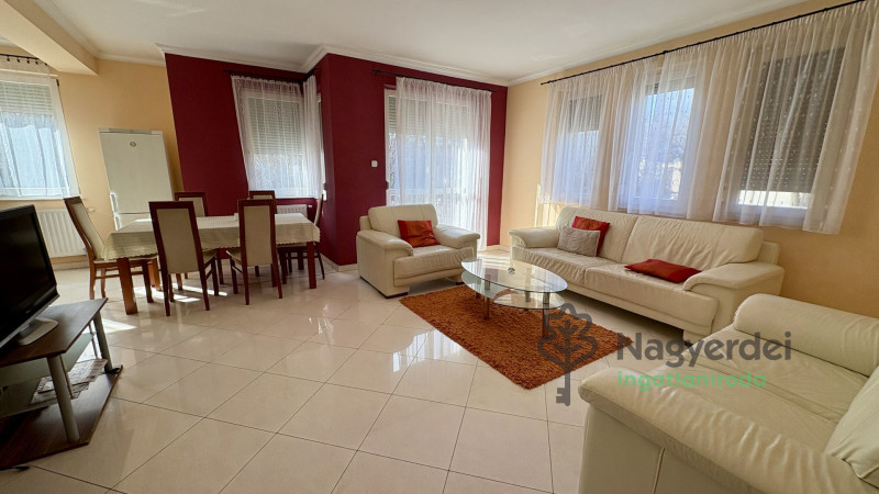 Debrecen, Nagyerdőalja, Lakás, tégla lakás  