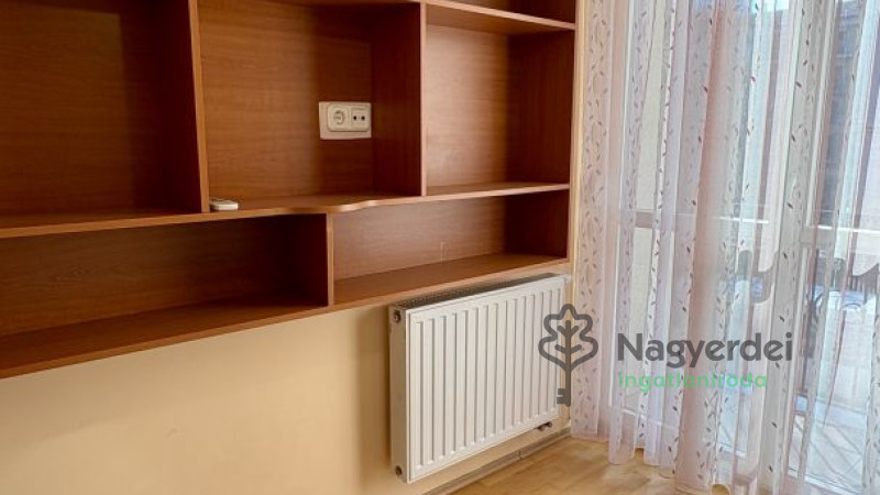 Debrecen, Nagyerdőalja, Lakás, tégla lakás  