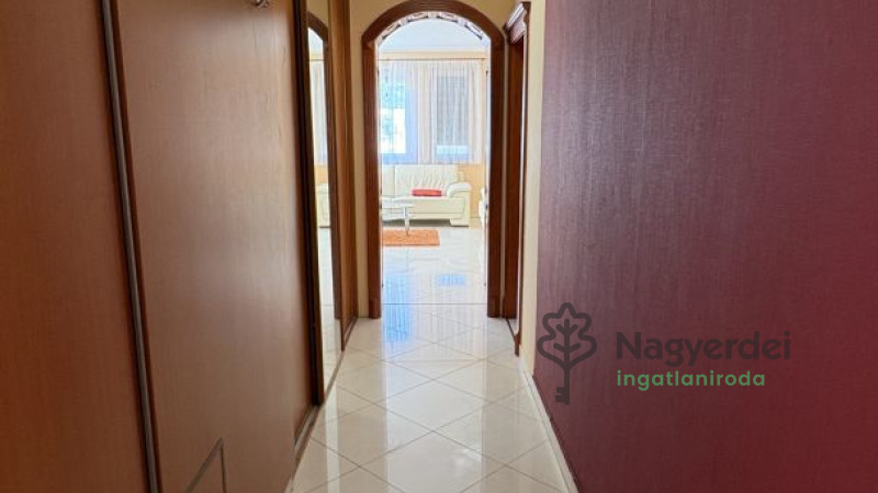 Debrecen, Nagyerdőalja, Lakás, tégla lakás  