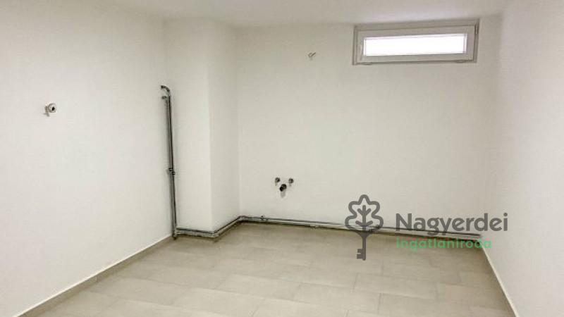 Debrecen, Péterfia, Ház, családi ház  