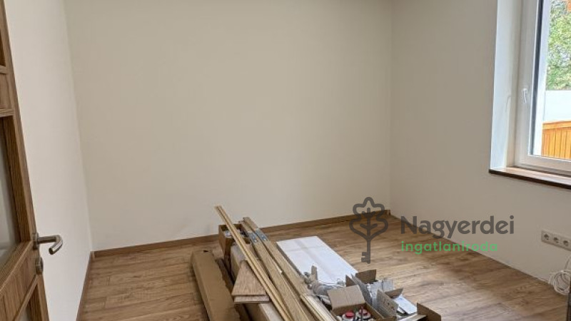 Debrecen, Péterfia, Ház, családi ház  