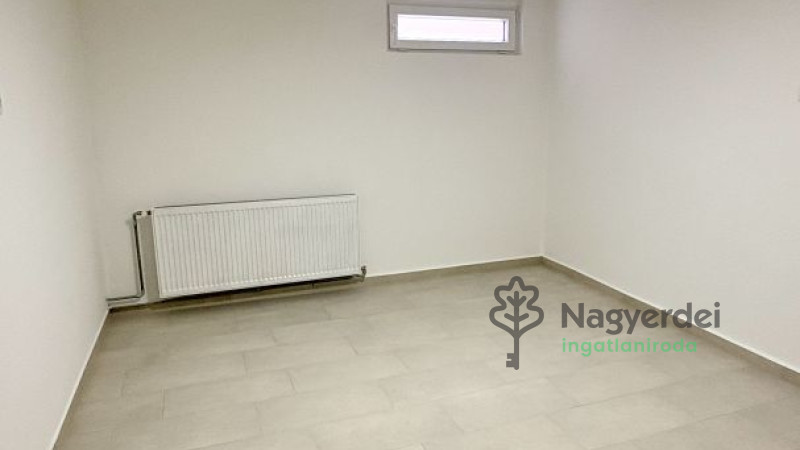 Debrecen, Péterfia, Ház, családi ház  