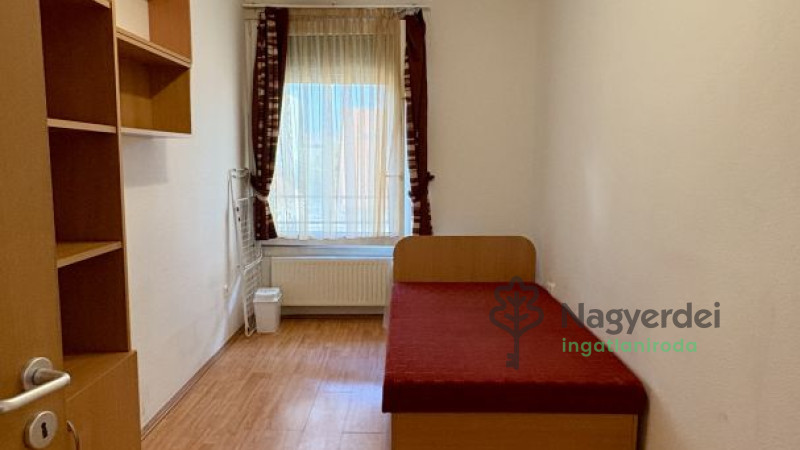 Debrecen, Lakás, szoba  