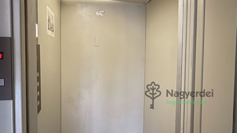 Debrecen, Belváros, Lakás, tégla lakás  