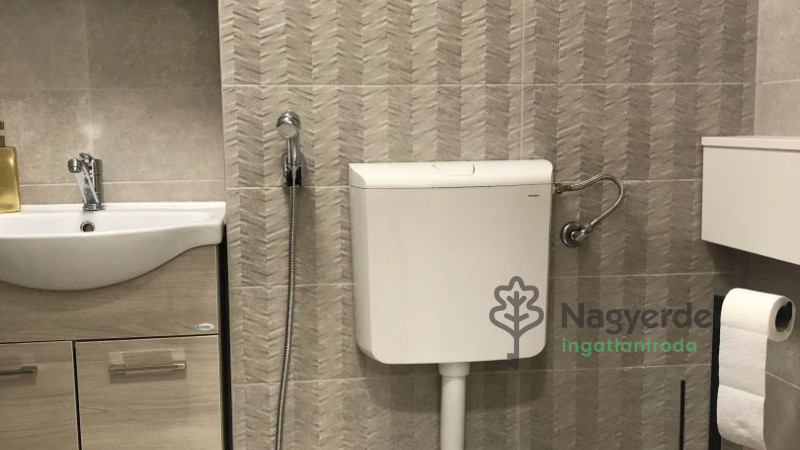 Debrecen, Lakás, tégla lakás  