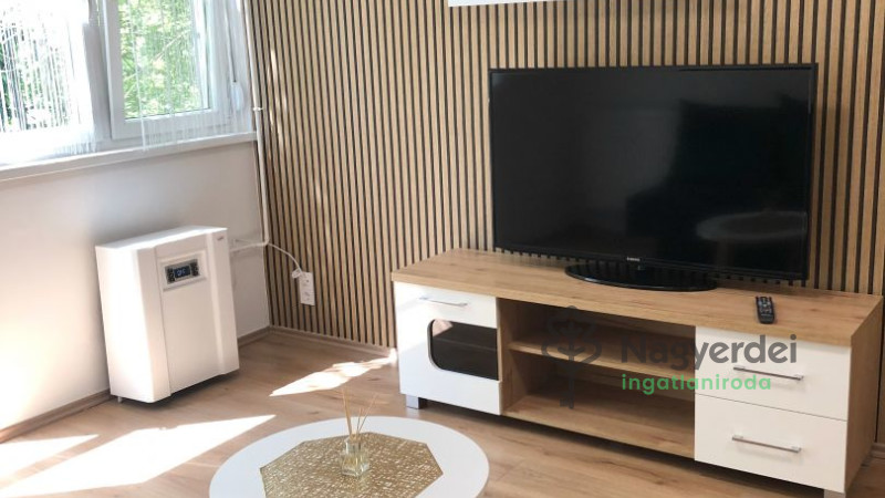 Debrecen, Lakás, tégla lakás  