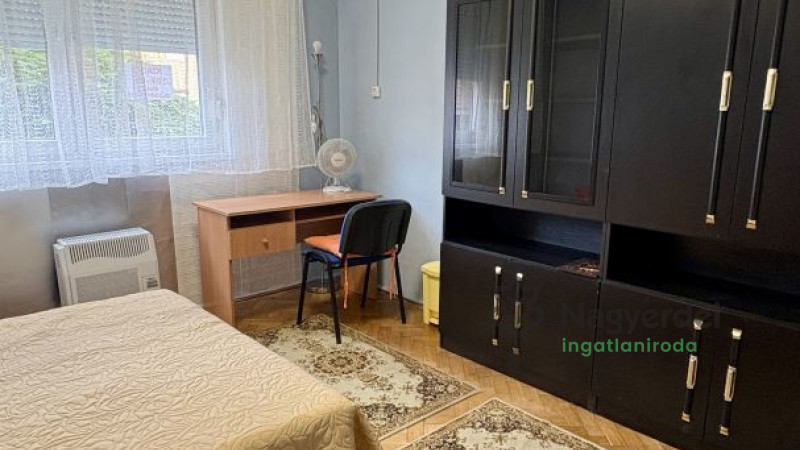 Debrecen, Libakert, Lakás, csúsztatott zsalus  