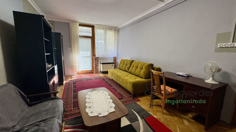 Debrecen, Libakert, Lakás, csúsztatott zsalus  