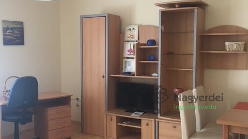 Debrecen, Sestakert, Lakás, tégla lakás  