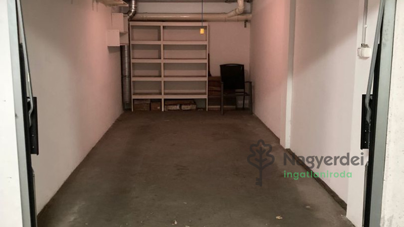 Debrecen, Bem tér, Lakás, tégla lakás  