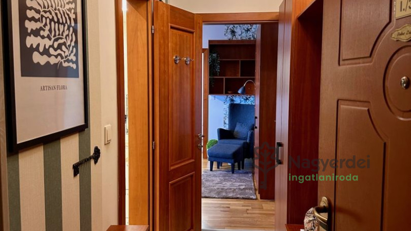 Debrecen, Bem tér, Lakás, tégla lakás  