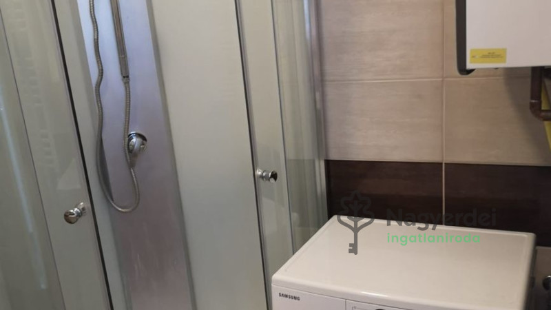 Debrecen, Sestakert, Lakás, tégla lakás  