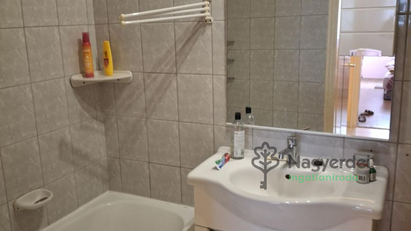 Debrecen, Sestakert, Lakás, tégla lakás  