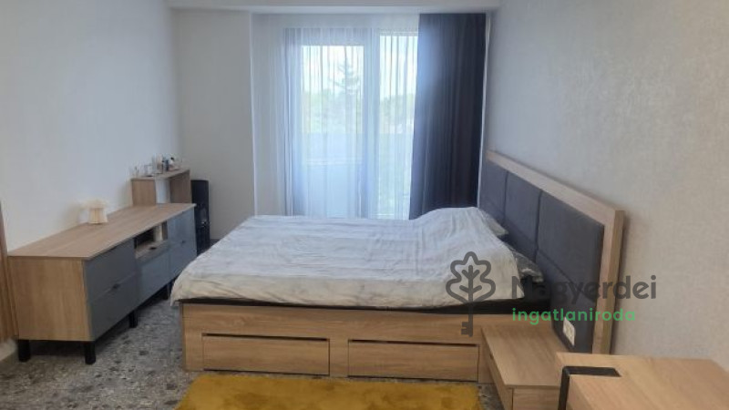 Debrecen, Egyetemváros, Lakás, tégla lakás  