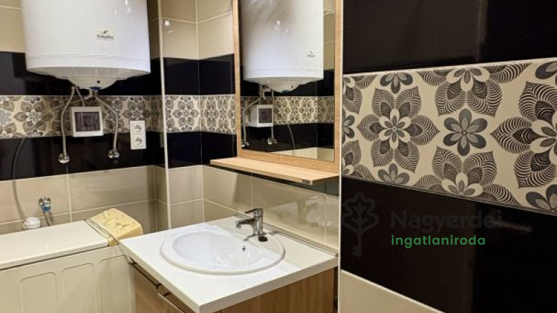 Debrecen, Péterfia, Lakás, tégla lakás  