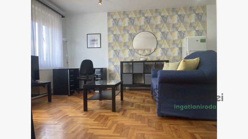 Debrecen, Egyetemváros, Lakás, tégla lakás  